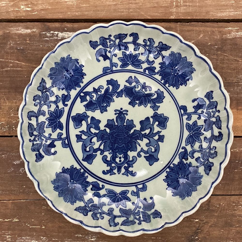 Vintage Heavyweight Japan Made Dinner Plate 10 1/4” Scalloped